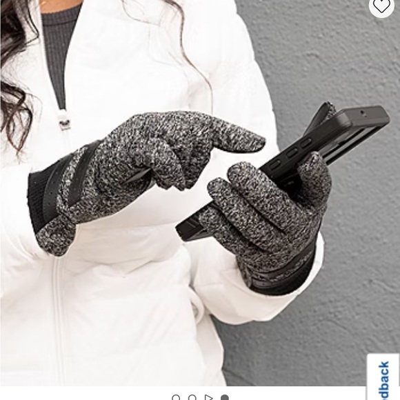 Isotoner Midweight Smartdri Touch Screen Enabled Cold Weather Gloves - Picture 3 of 6